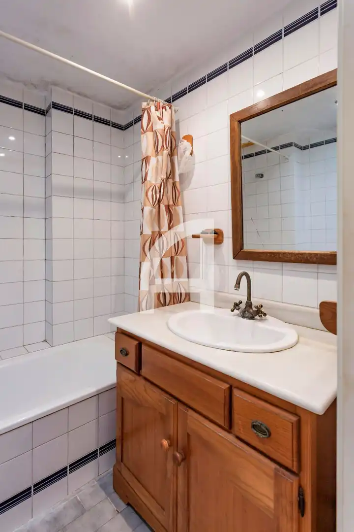 Badezimmer von Einfamilien-Reihenhaus zum Verkauf in Fuengirola mit Terrasse, Abstellraum und Schwimmbad