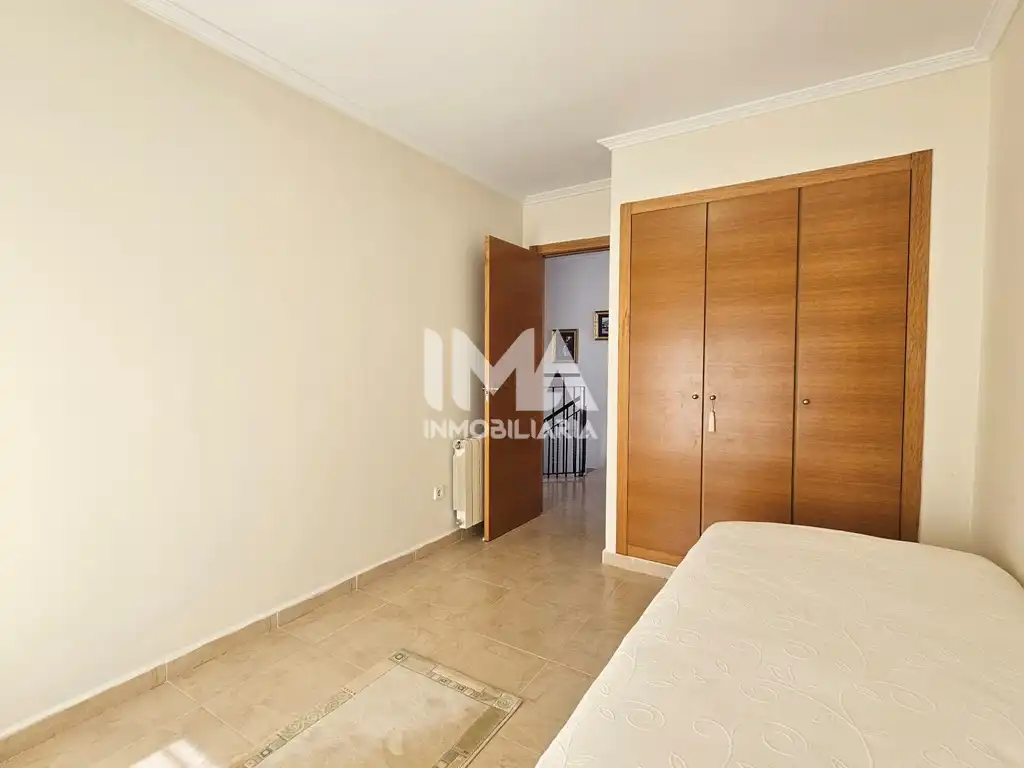 Dormitori de Casa o xalet en venda en Bétera amb Aire condicionat, Calefacció i Jardí privat
