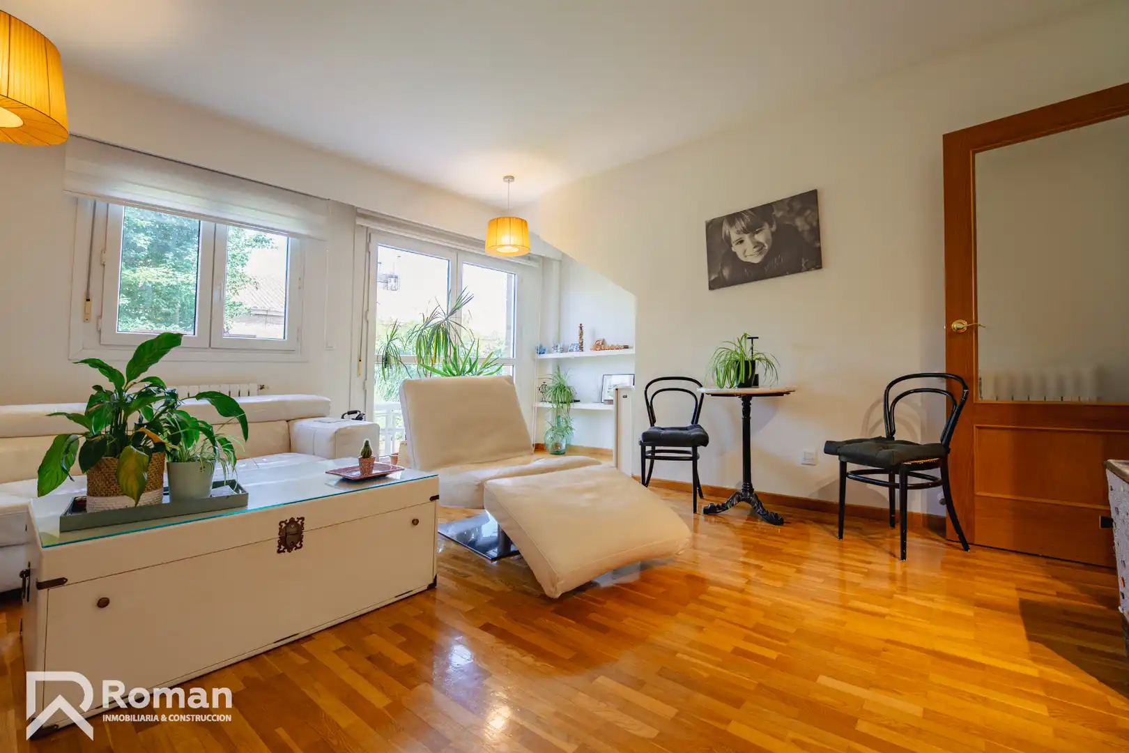 Sala de estar de Casa adosada en venta en Ezcabarte con Calefacción, Parquet y Terraza