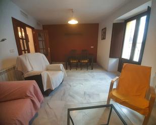 Wohnzimmer von Wohnung miete in Úbeda mit Balkon