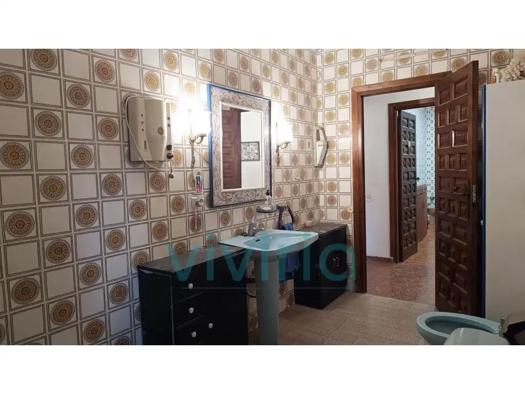 Bathroom of Houses for sale in La Cañada