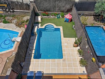 Maison mitoyenne avec balcon à vendre à Carrer Sant Jacint