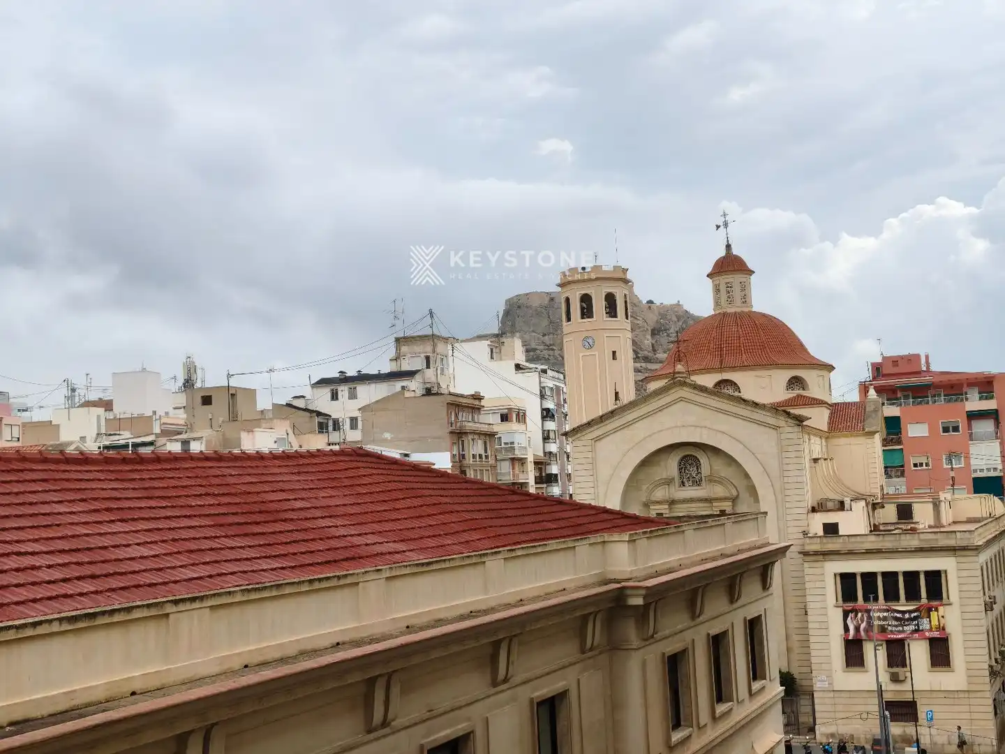 Außenansicht von Wohnung zur Miete in Alicante / Alacant mit Klimaanlage, Heizung und Möbliert