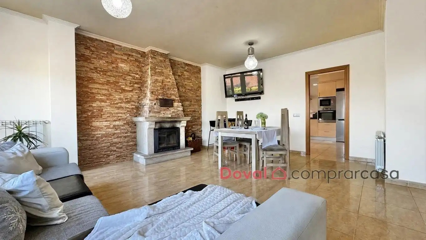 Sala d'estar de Casa o xalet en venda en Salceda de Caselas amb Calefacció, Jardí privat i Terrassa