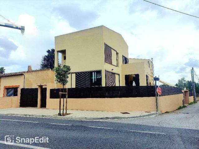 Casa-chalet en Venta en Carretera ESPORLES en Establiments
