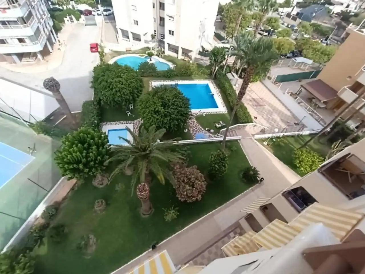 Piscina de Apartament de lloguer en El Campello amb Aire condicionat, Terrassa i Moblat