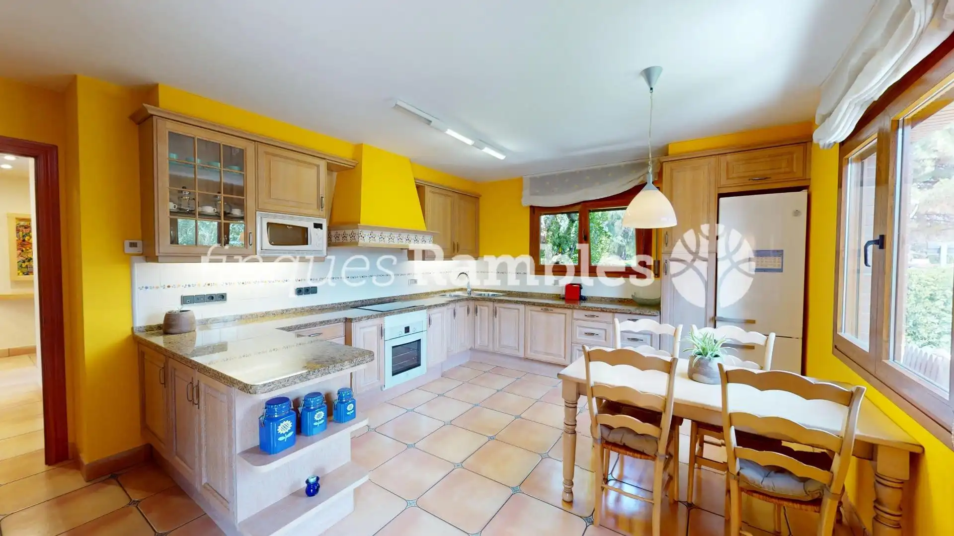 Cocina de Casa o chalet en venta en La Pobla de Claramunt con Calefacción, Jardín privado y Terraza