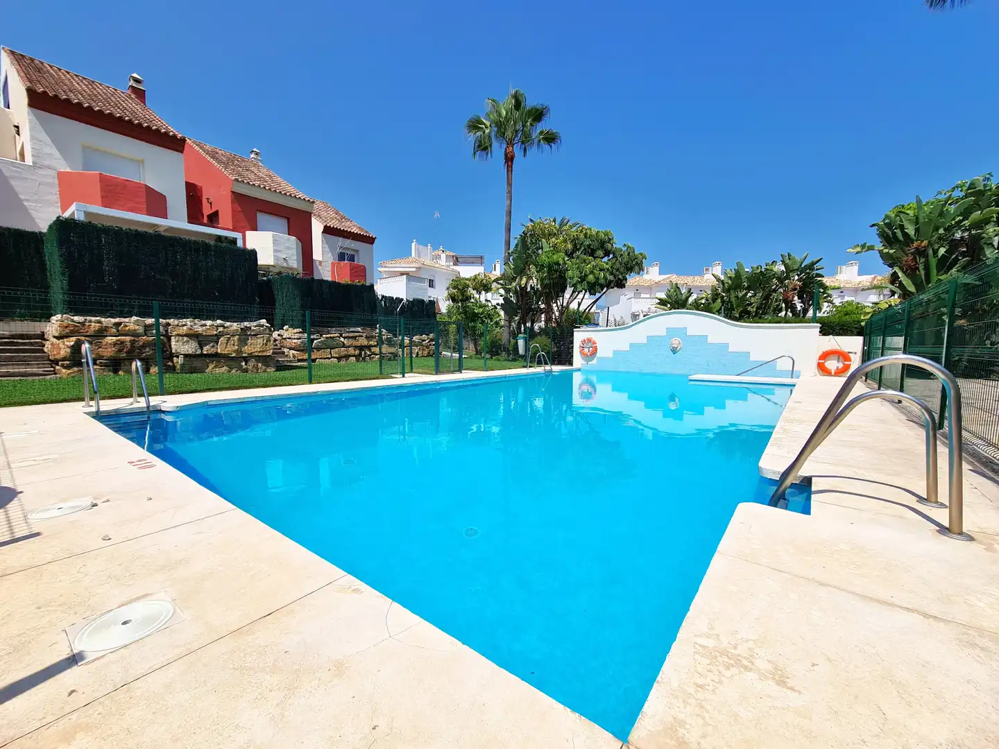 Swimming pool of Detached homes for sale in Estepona  with Air Conditioner, Private garden and Terrace