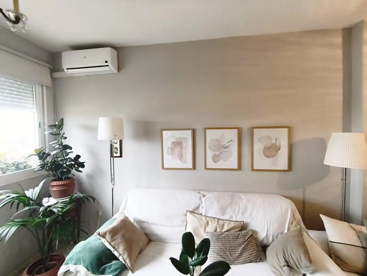Living room of Flat for sale in Sevilla  with Air Conditioner and Storage room
