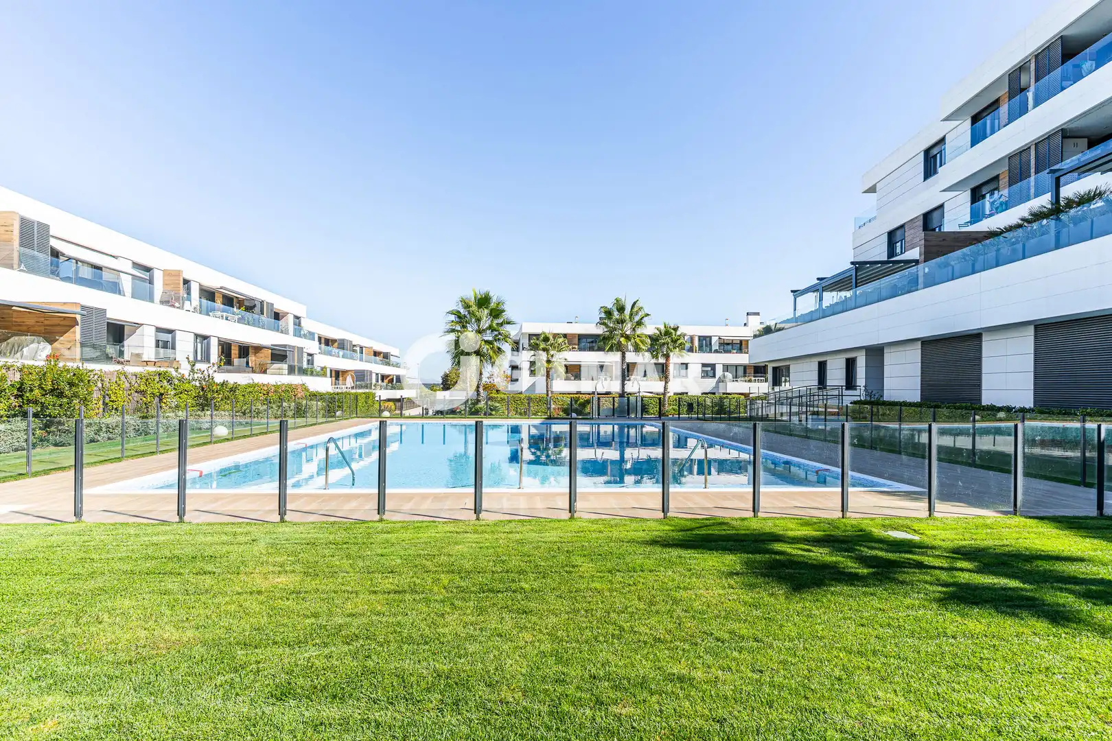 Schwimmbecken von Wohnung zum Verkauf in Las Rozas de Madrid mit Heizung, Privatgarten und Abstellraum