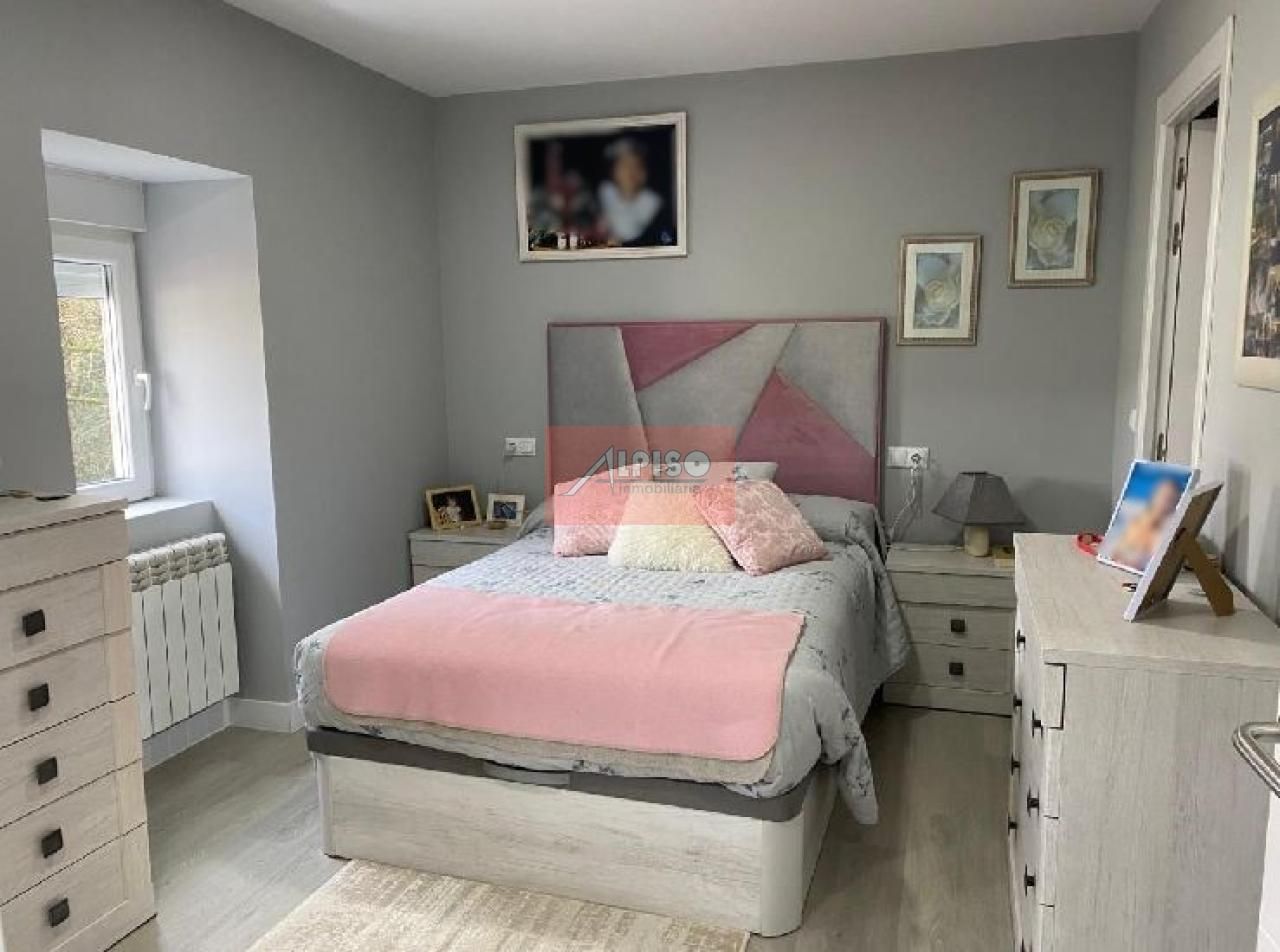 Bedroom of House or chalet for sale in Ourense Capital   with Heating, Private garden and Furnished