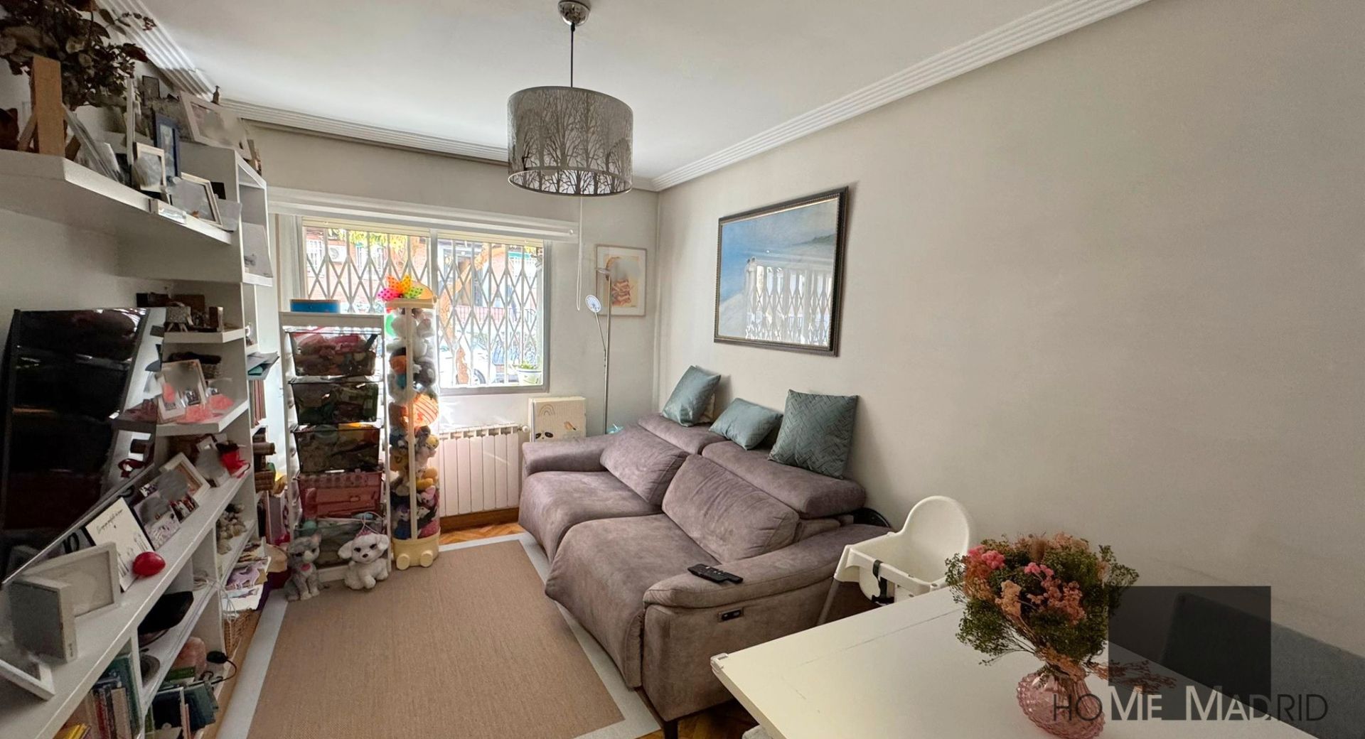 Living room of Flat for sale in  Madrid Capital  with Heating and Parquet flooring