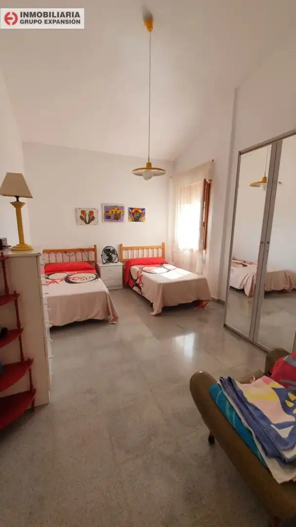 Dormitori de Casa o xalet en venda en Elche / Elx amb Calefacció, Jardí privat i Terrassa