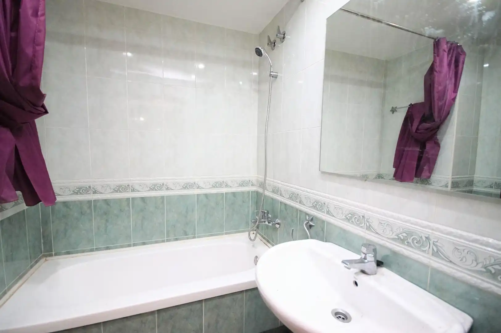 Bathroom of Flat for sale in L'Hospitalet de Llobregat  with Heating and Terrace