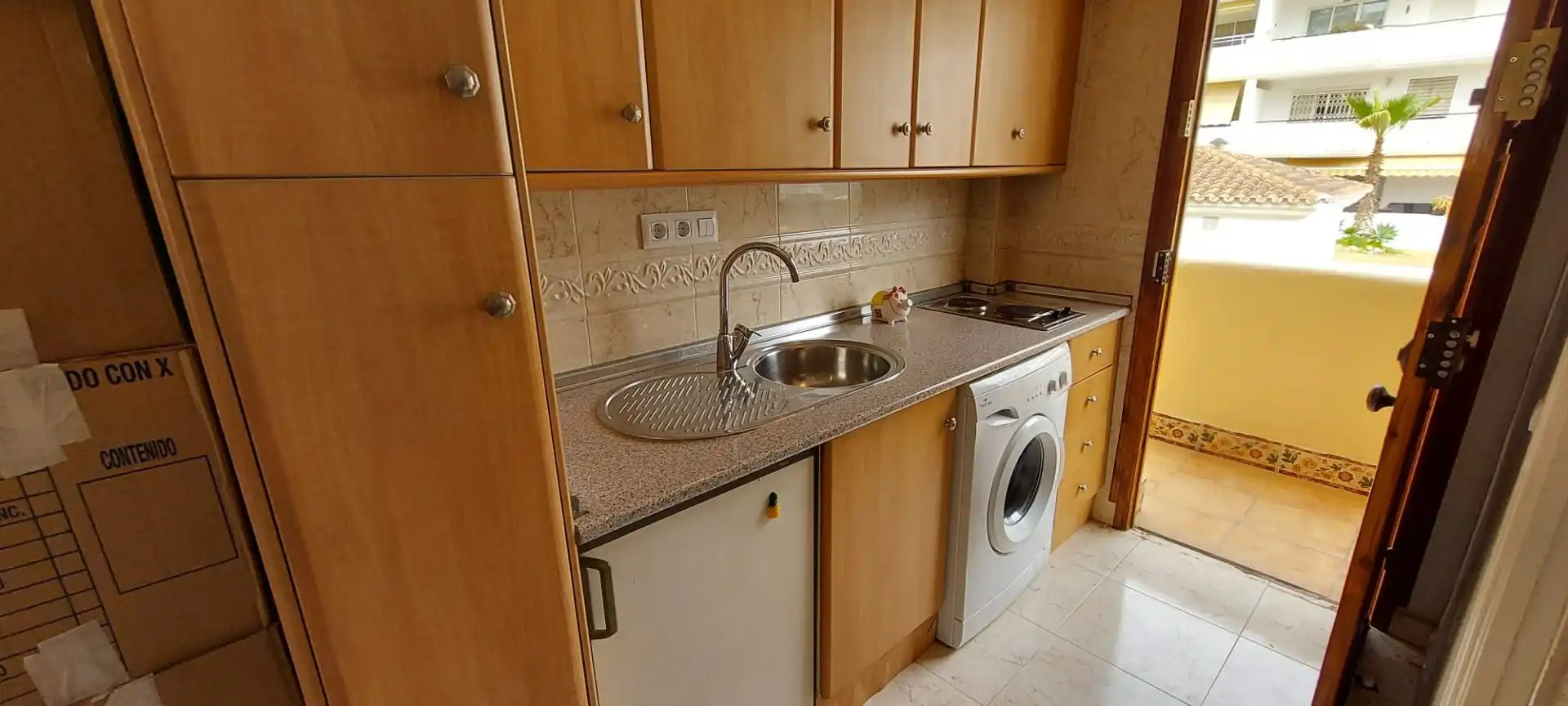 Cocina de Estudio de alquiler en Torremolinos con Aire acondicionado, Calefacción y Terraza
