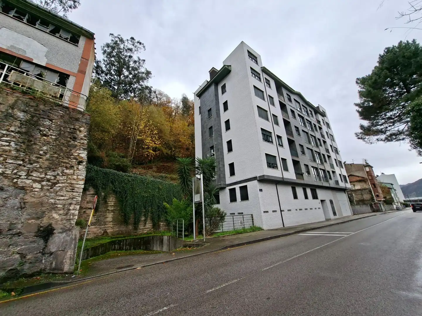 Vista exterior de Àtic en venda en Mieres (Asturias) amb Calefacció i Traster