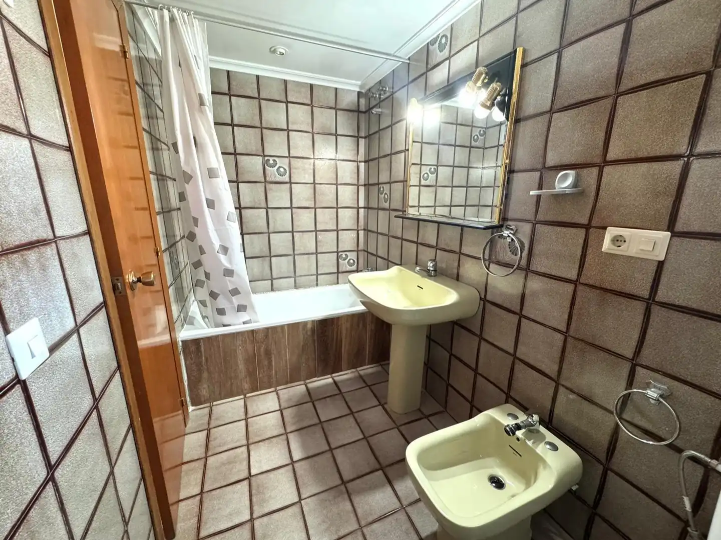 Badezimmer von Wohnungen zum Verkauf in Benicasim / Benicàssim mit Terrasse, Möbliert und Gemeinschaftspool