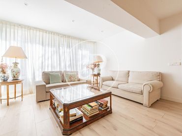 Wohnung mit Aufzug zum Verkauf in Calle de Castelló