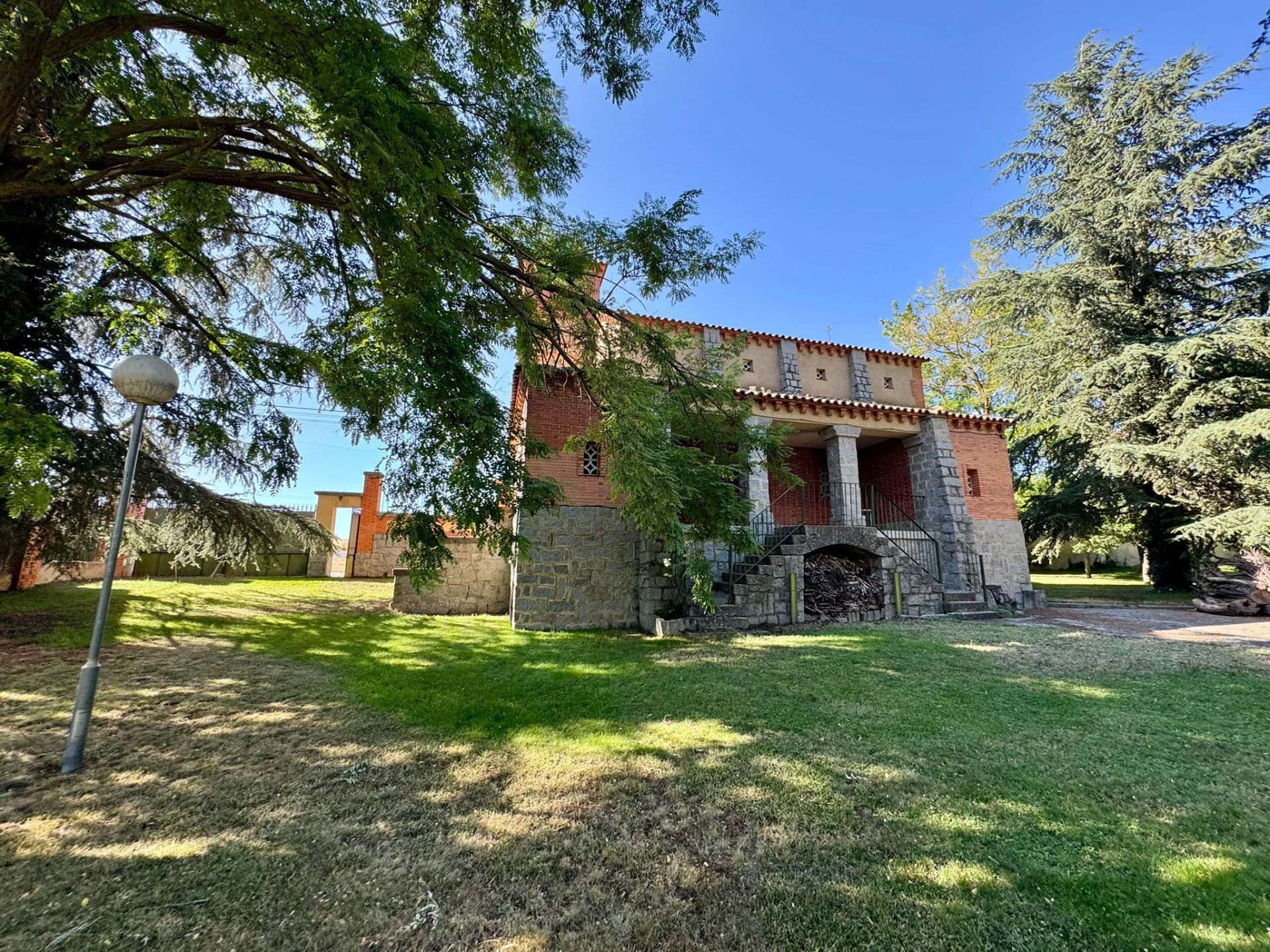 Exterior view of Industrial buildings for sale in Segovia Capital
