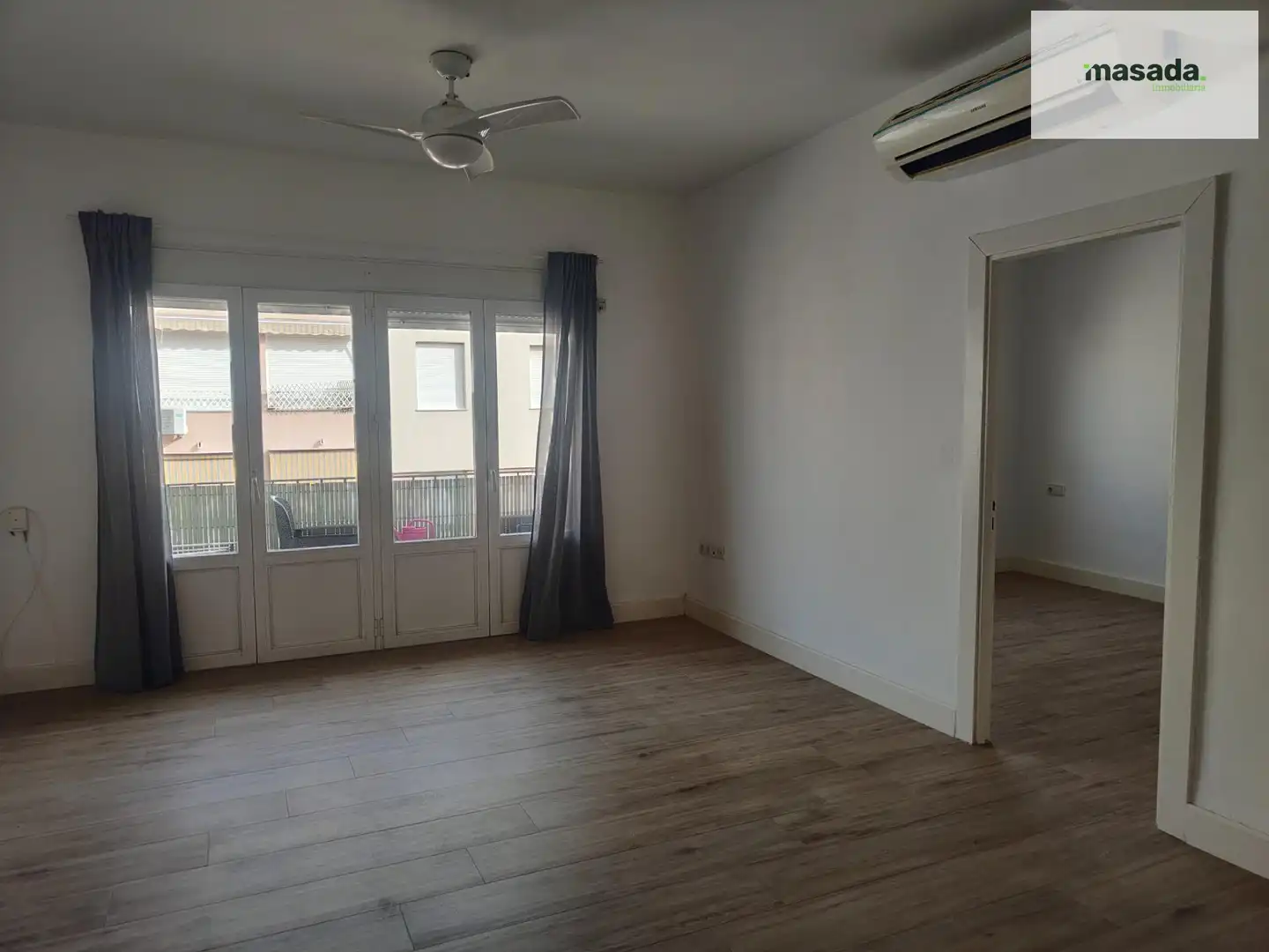 Sala de estar de Piso de alquiler en Granada con Aire acondicionado y Balcón
