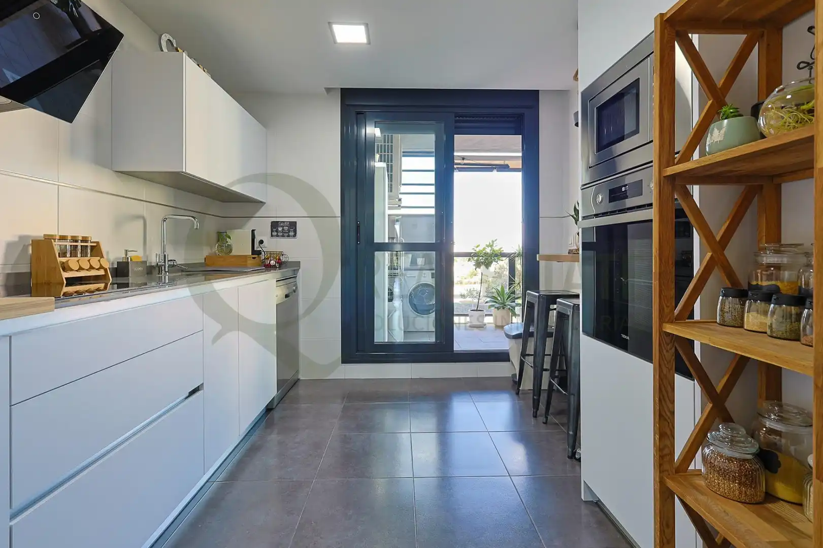 Cocina de Piso en venta en Alicante / Alacant con Jardín privado, Terraza y Trastero