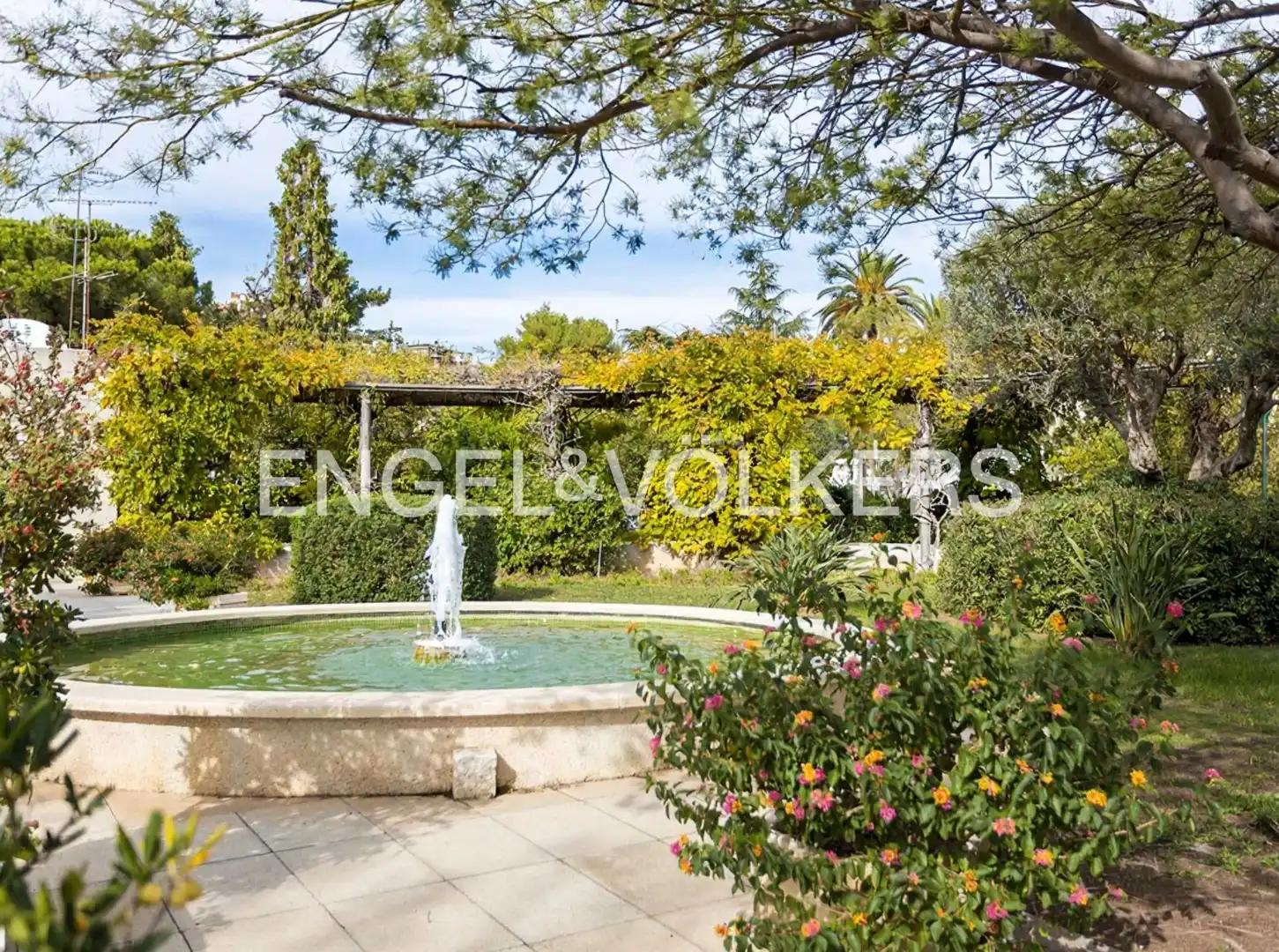 Casa o chalet en venta en Esplugues de Llobregat con Aire acondicionado, Calefacción y Jardín privado