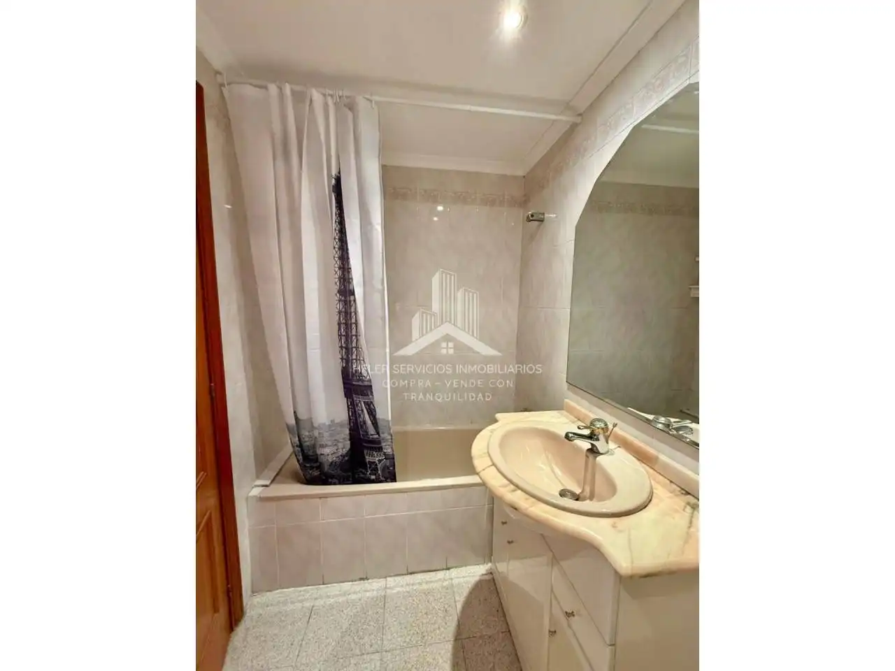 Bathroom of Flat for rent in Castellón de la Plana / Castelló de la Plana  with Furnished