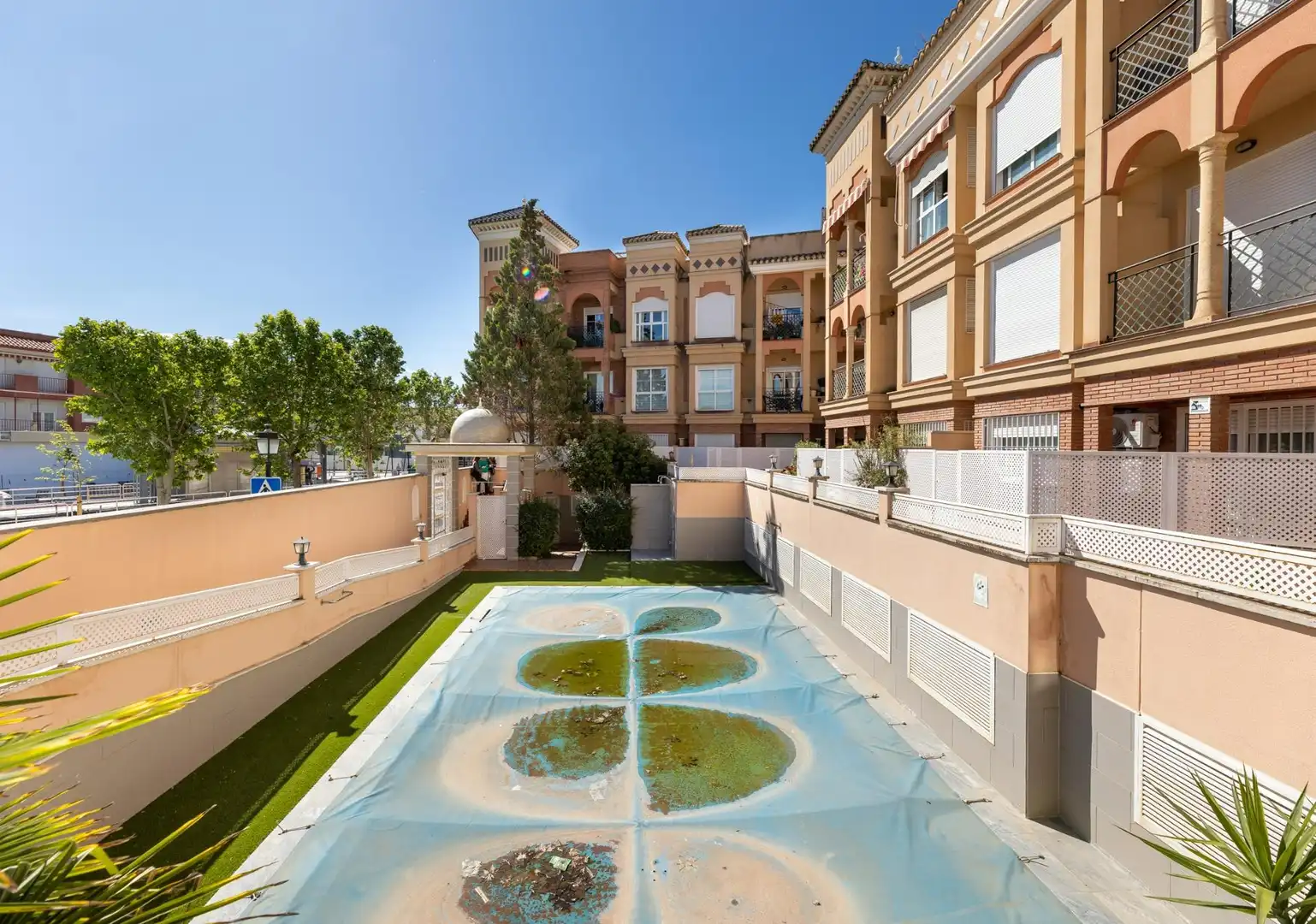 Vista exterior de Àtic en venda en Las Gabias amb Aire condicionat, Calefacció i Traster