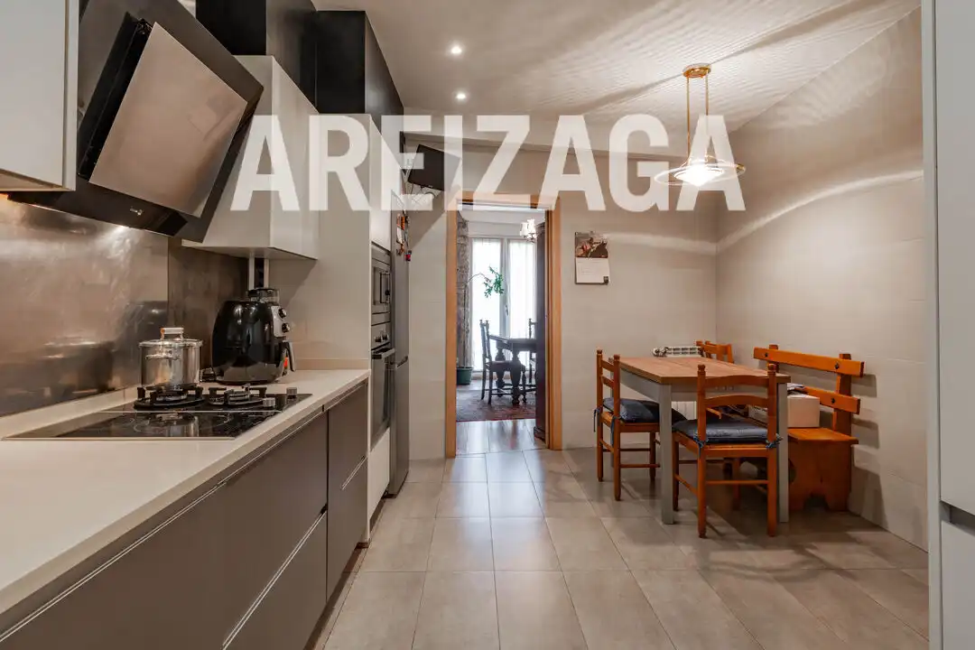 Küche von Wohnung zum Verkauf in Donostia - San Sebastián  mit Heizung und Balkon