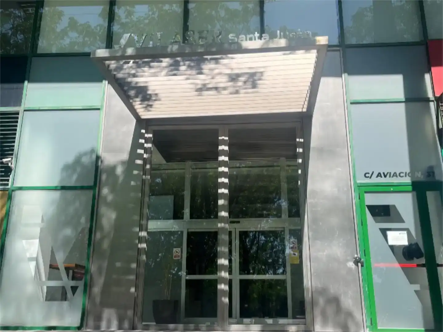 Vista exterior de Local de alquiler en Sevilla con Aire acondicionado