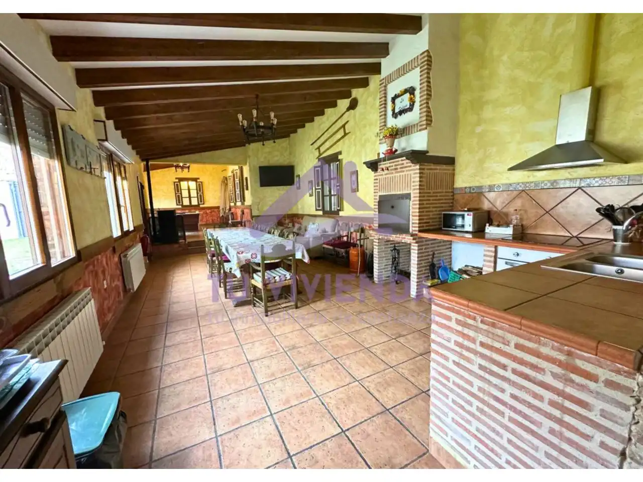 Cocina de Casa o chalet en venta en Bustillo de la Vega con Jardín privado, Piscina y Amueblado