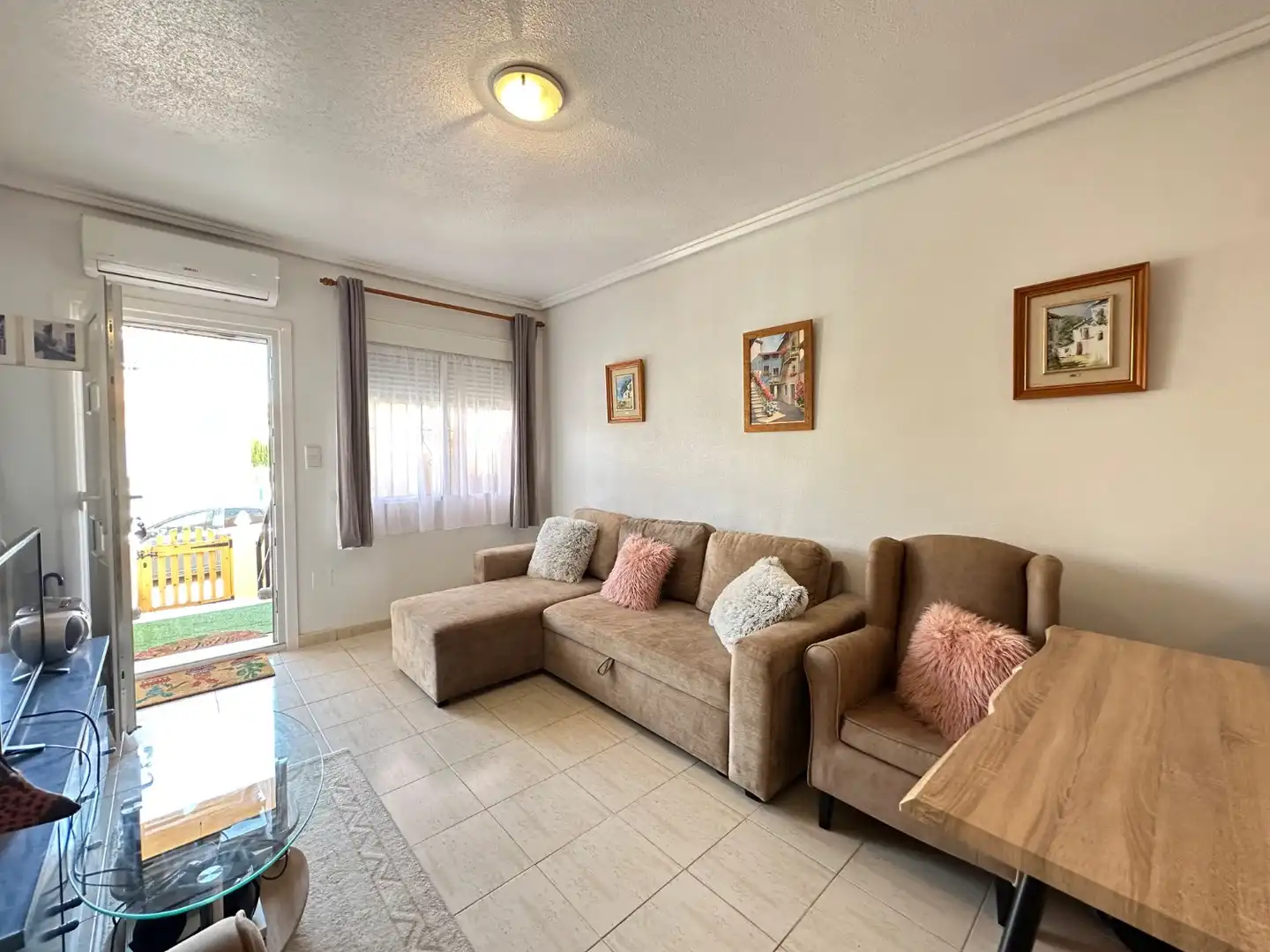 Sala d'estar de Apartament en venda en Orihuela amb Aire condicionat, Moblat i Internet