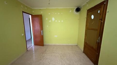 Photo 2 of Flat for sale in Calle Avinyonet, Parc Bosc - Castell, Figueres