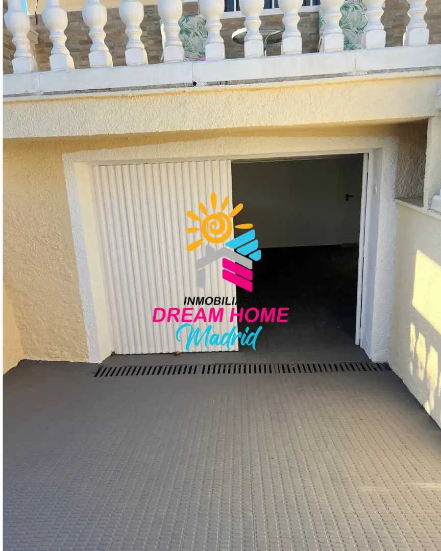 Vista exterior de Casa o chalet en venta en Madrid con Jardín privado