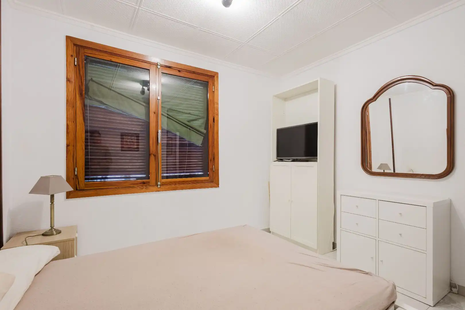 Habitación de Apartamento en venta en Torrevieja con Aire acondicionado, Terraza y Piscina comunitaria