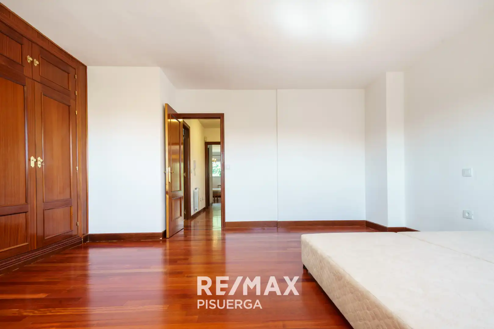 Casa o xalet en venda en Fuensaldaña amb Jardí privat i Traster