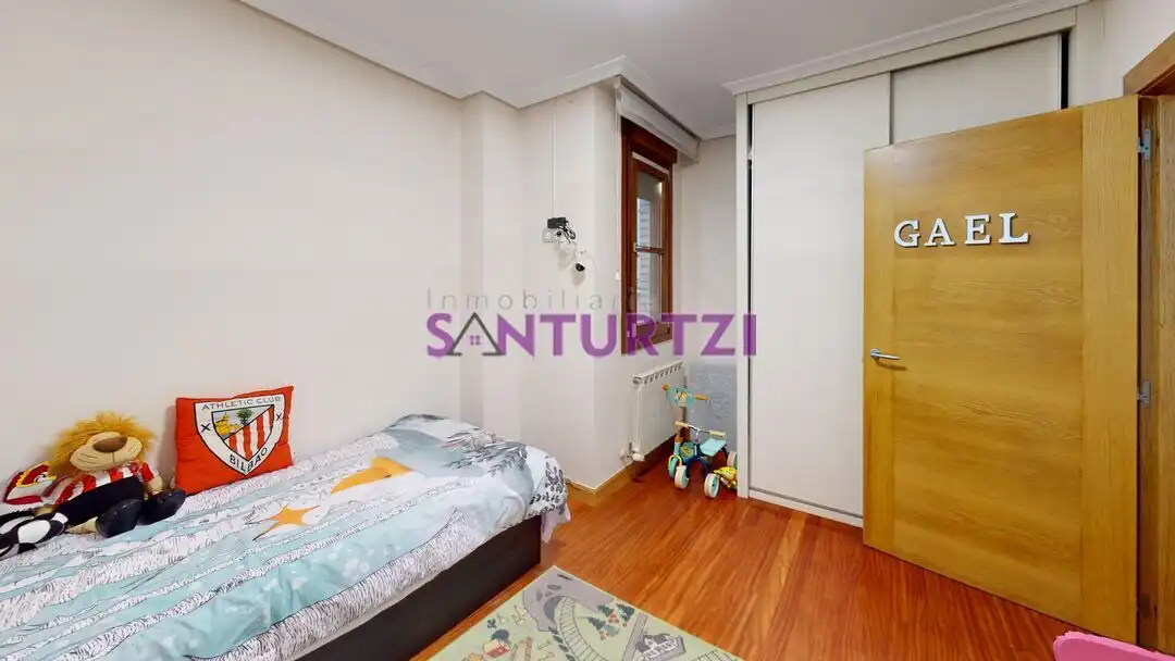 Habitación de Piso en venta en Santurtzi  con Calefacción, Terraza y Trastero