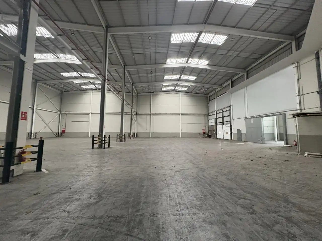 Nave industrial de alquiler en El Prat de Llobregat con Calefacción y Alarma