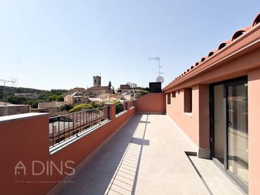 Duplex con balcone in vendita a Calle Anselm Clavé