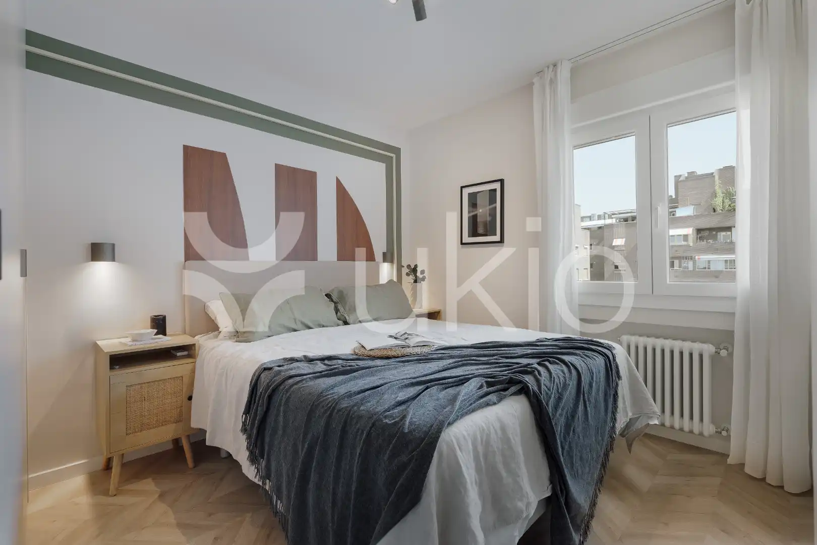Dormitori de Apartament de lloguer en Madrid amb Aire condicionat, Calefacció i Moblat