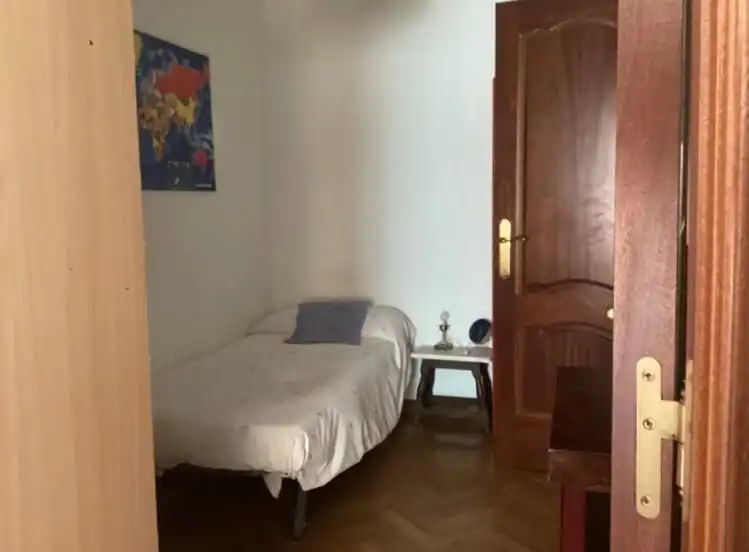 Habitación de Piso de alquiler en A Coruña Capital  con Calefacción y Amueblado