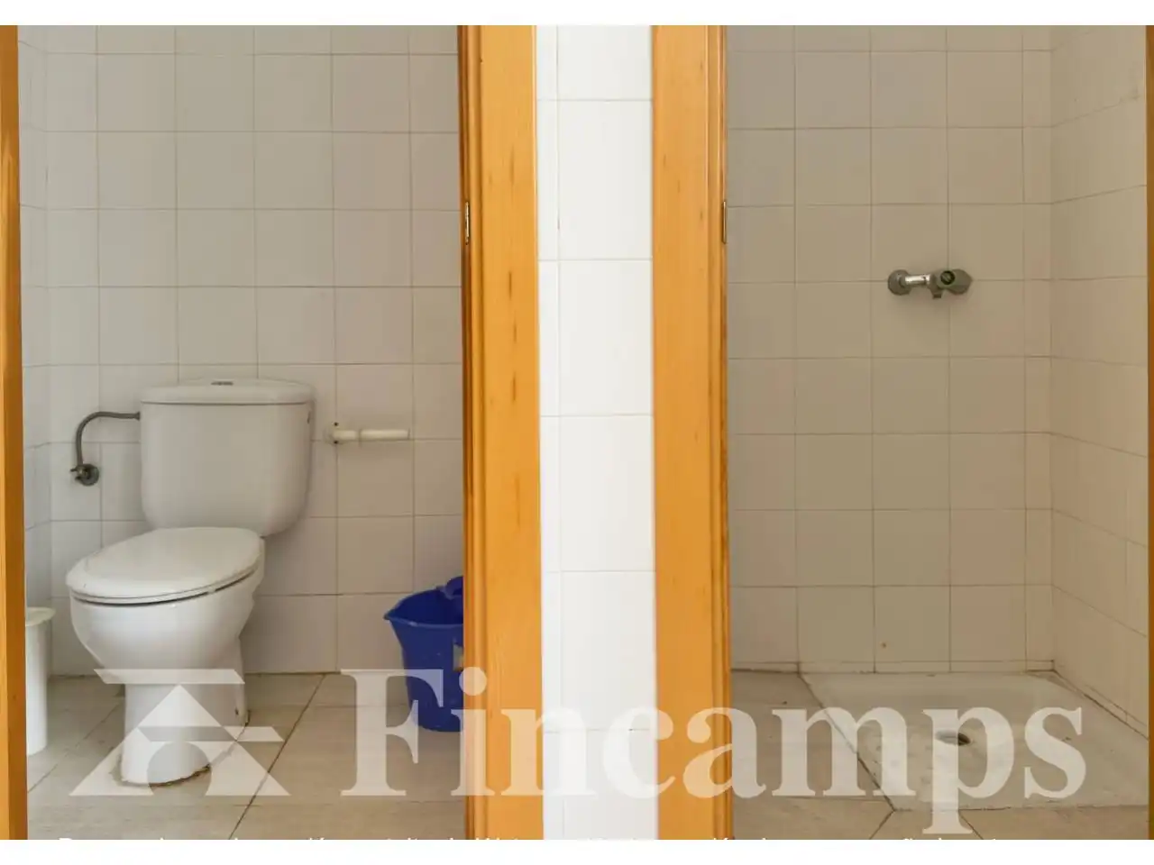 Badezimmer von Fabrikhallen zur Miete in Sabadell mit Heizung und Alarm