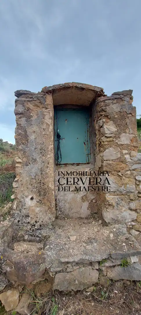 Außenansicht von Country house zum Verkauf in Sierra Engarcerán mit Privatgarten
