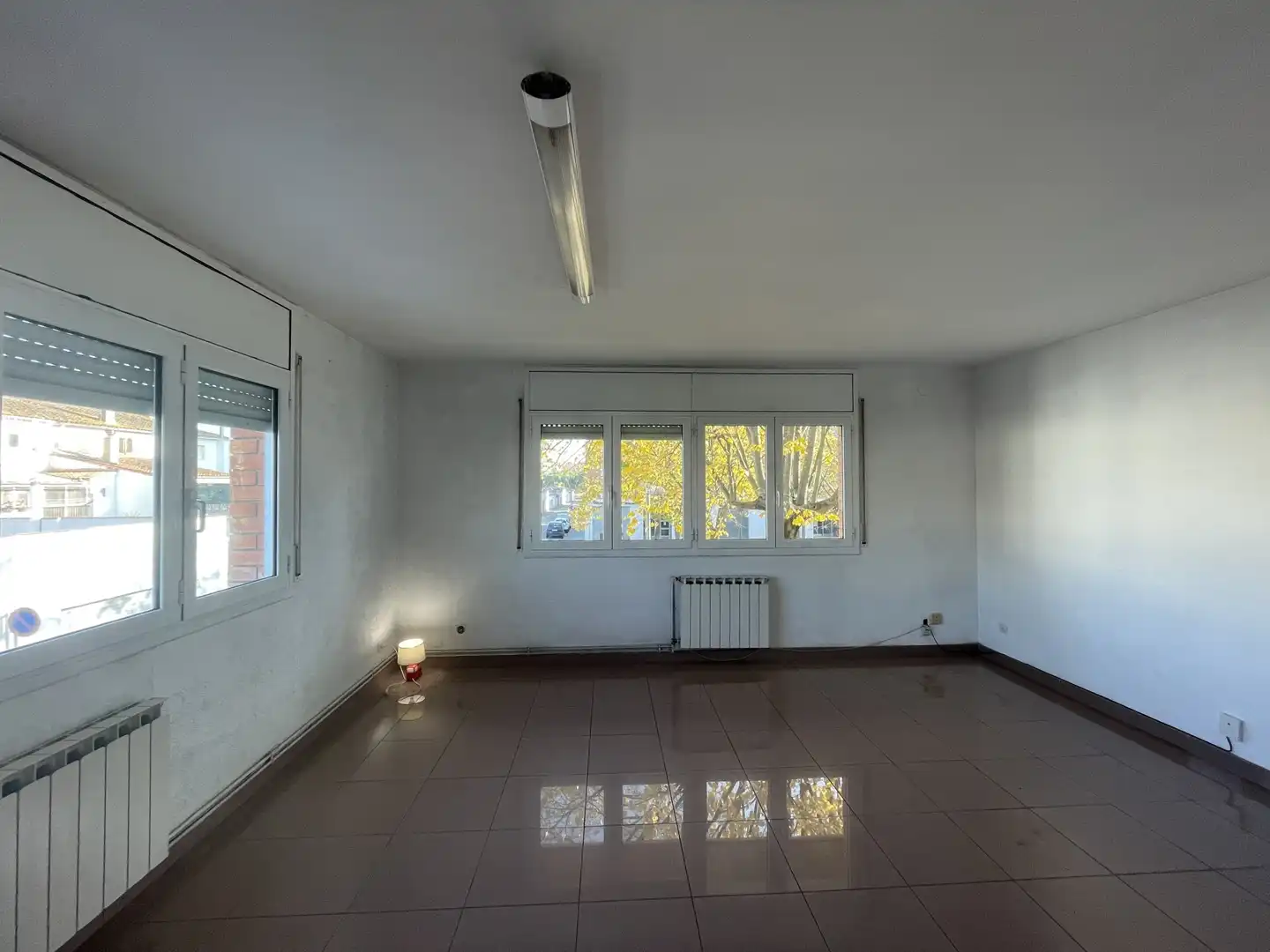Sala de estar de Casa adosada en venta en Salt con Calefacción, Terraza y Trastero
