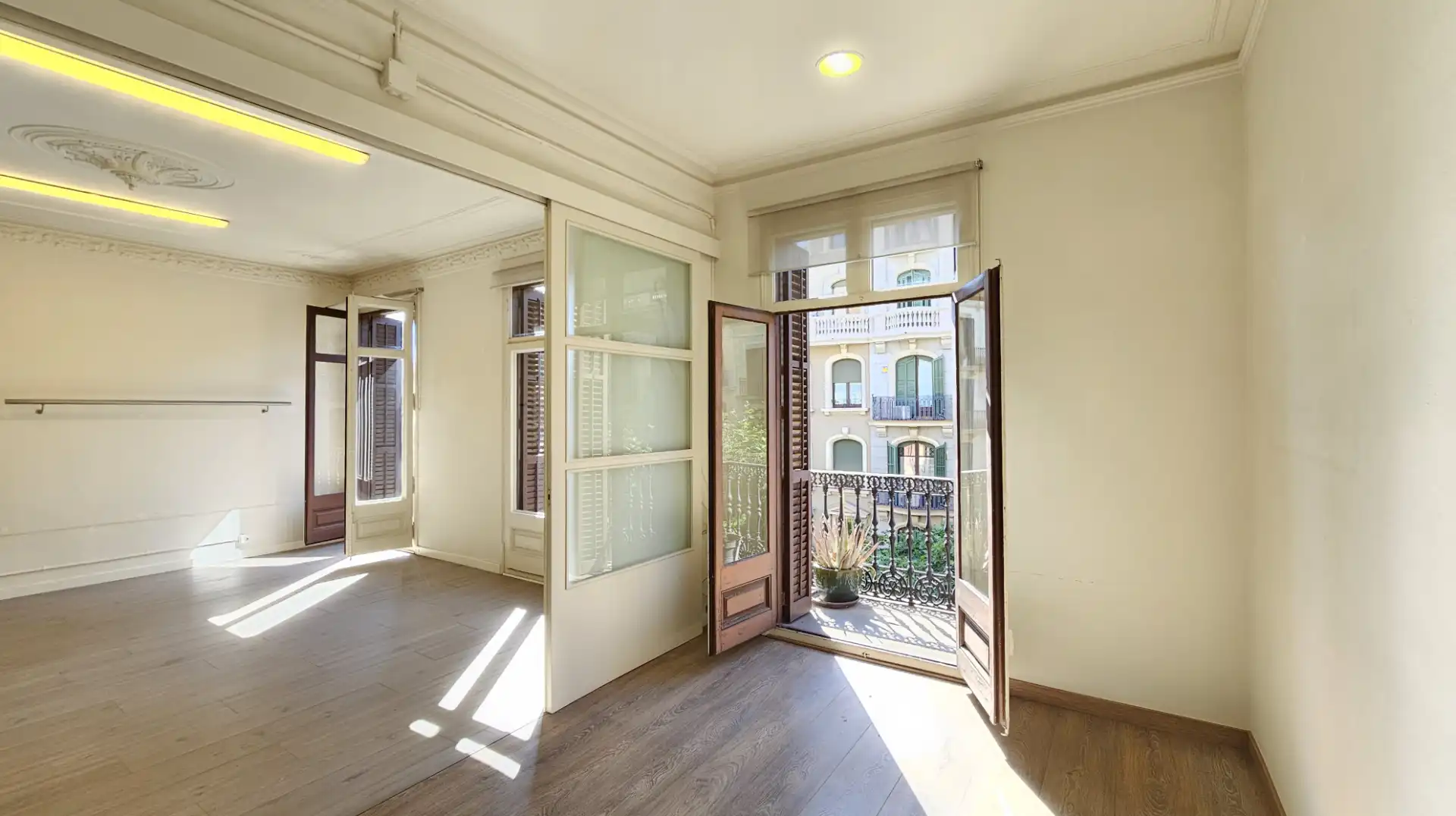 Büro zur Miete in Barcelona mit Heizung und Internet