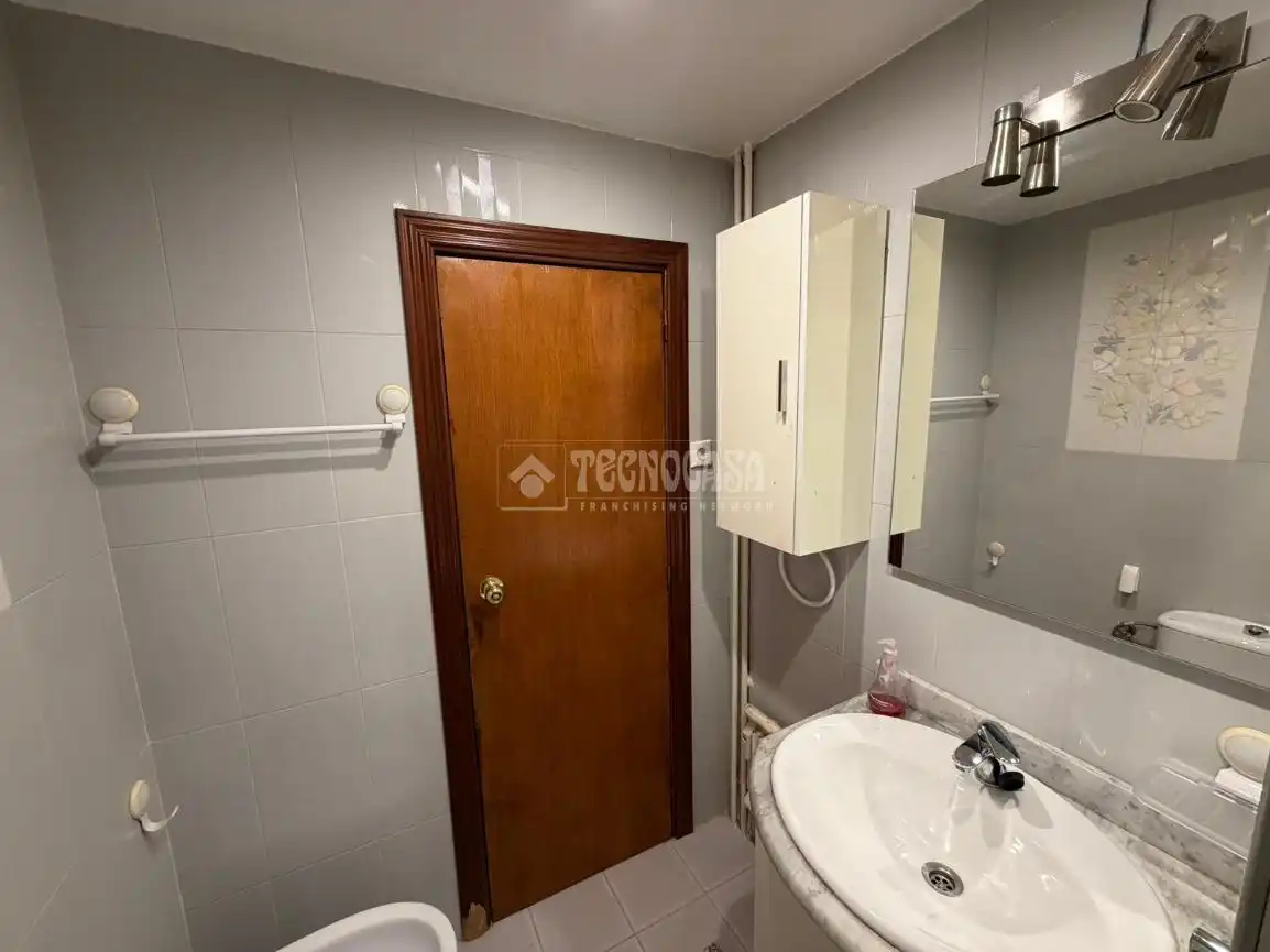 Bathroom of Flat for sale in Alcalá de Henares  with Air Conditioner and Heating