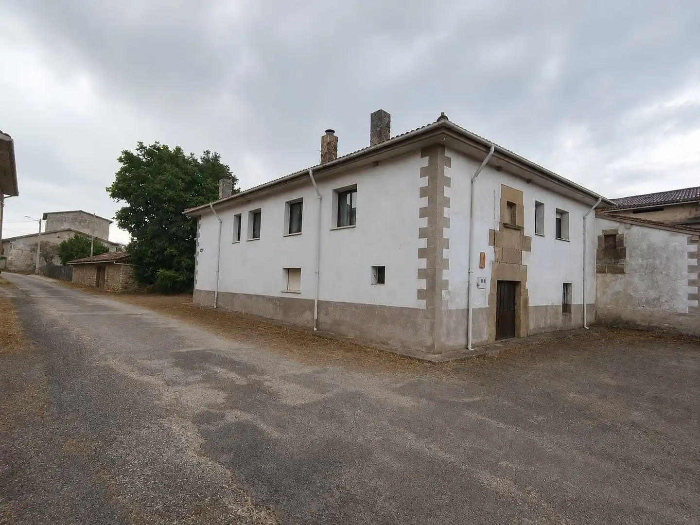 Vista exterior de Finca rústica en venta en Valle de Losa con Jardín privado, Amueblado y Alarma