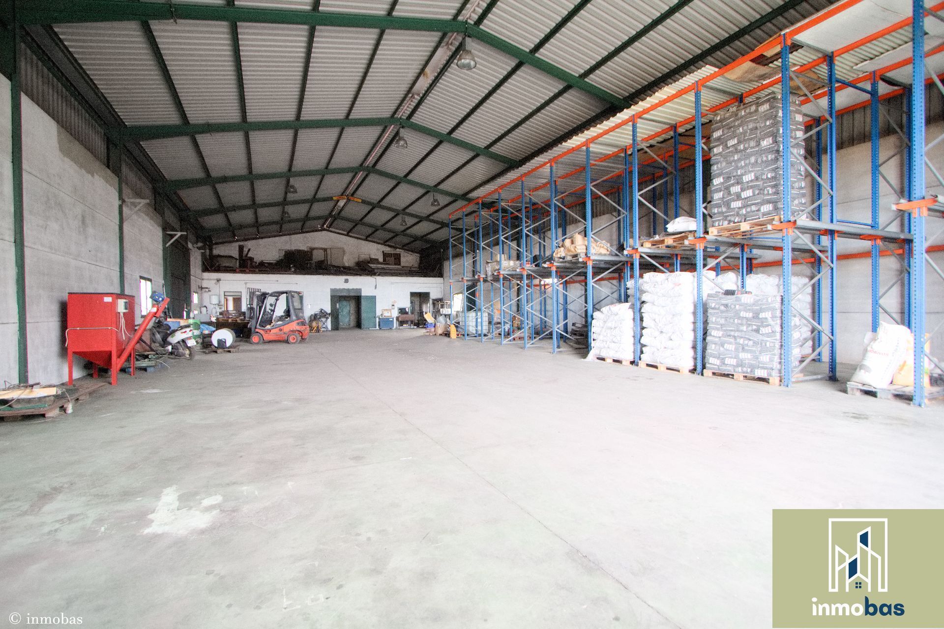Industrial buildings for sale in Valverde de Leganés