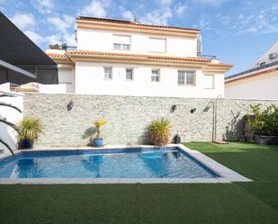 Piscina de Casa adosada en venda en Armilla amb Aire condicionat, Calefacció i Terrassa