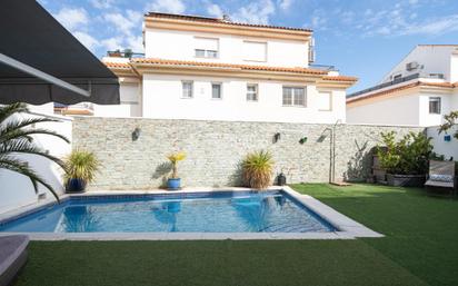 Piscina de Casa adosada en venda en Armilla amb Aire condicionat, Calefacció i Terrassa